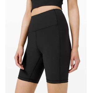 Lululemon Ribbed Contoured High-Rise Short 8"